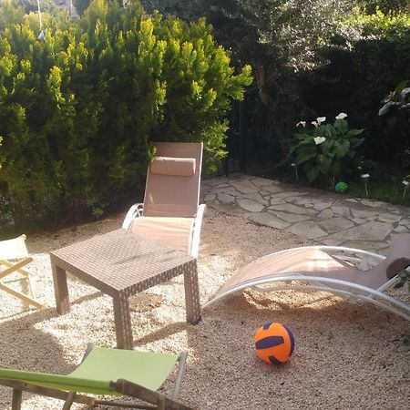 Agreable T3 Avec Jardin Et Parking Prive, A 350M Du Centre Ville Et Des Plages, Wifi, Remise Supplementaire De 10 Pourcent Pour Une Location A La Semaine Кавалер-сюр-Мер Екстер'єр фото