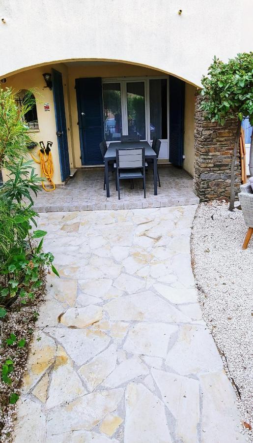 Agreable T3 Avec Jardin Et Parking Prive, A 350M Du Centre Ville Et Des Plages, Wifi, Remise Supplementaire De 10 Pourcent Pour Une Location A La Semaine Кавалер-сюр-Мер Екстер'єр фото