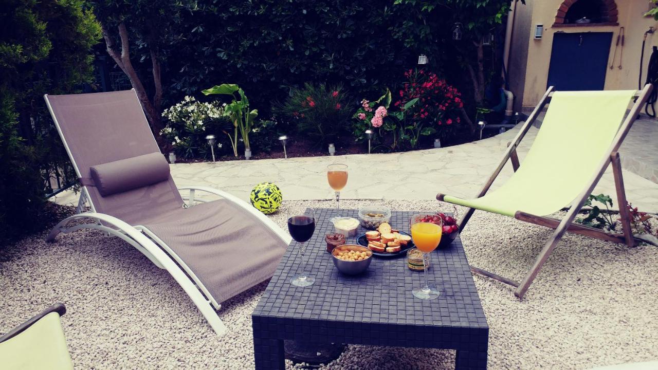 Agreable T3 Avec Jardin Et Parking Prive, A 350M Du Centre Ville Et Des Plages, Wifi, Remise Supplementaire De 10 Pourcent Pour Une Location A La Semaine Кавалер-сюр-Мер Екстер'єр фото
